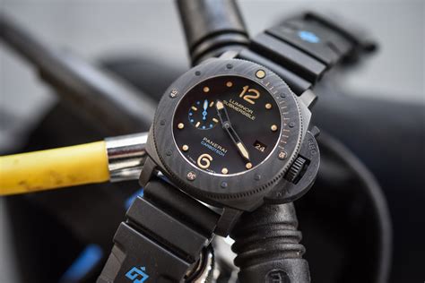 panerai luminor submersible carbotech|officine panerai luminor submersible.